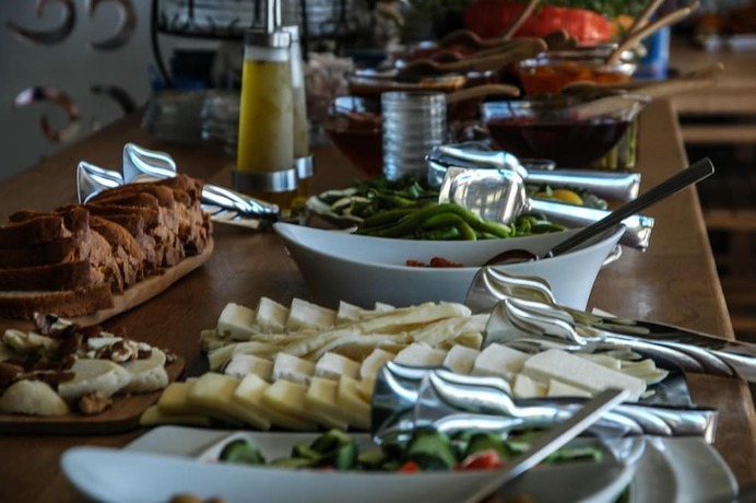 Imagen del bar/restaurante del Ozhan Hotel, Antalya. Foto 4