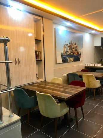 Imagen del bar/restaurante del Ozhan Hotel, Antalya. Foto 5