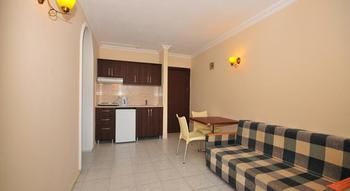 Imagen de la piscina del Ozturk Apart Hotel. Foto 9