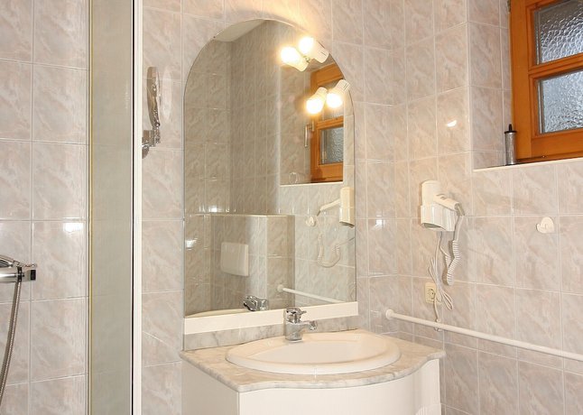 Imagen de la habitación del PAGA Hotel. Foto 18