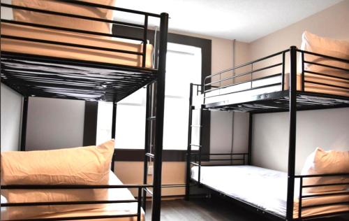 Imagen general del PARTY HOSTEL - The Canmore Hotel Hostel. Foto 3