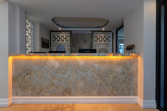 Imagen de los interiores del PORTO AZUL OTEL. Foto 15