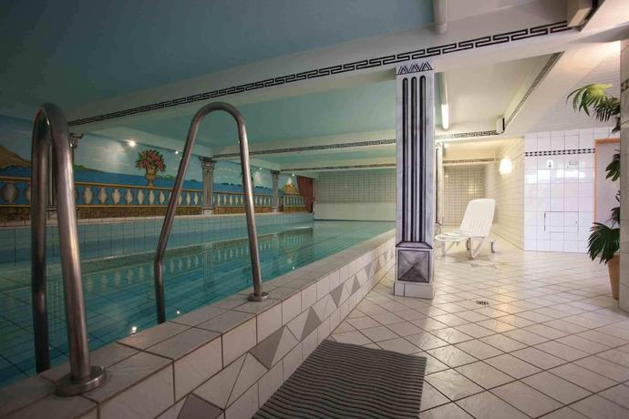 Imagen de la piscina del PP Hotel Grefrather Hof. Foto 19
