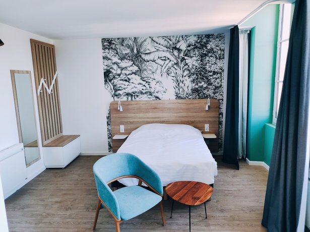 Imagen de la habitación del PREMIERE PIERRE. Foto 10