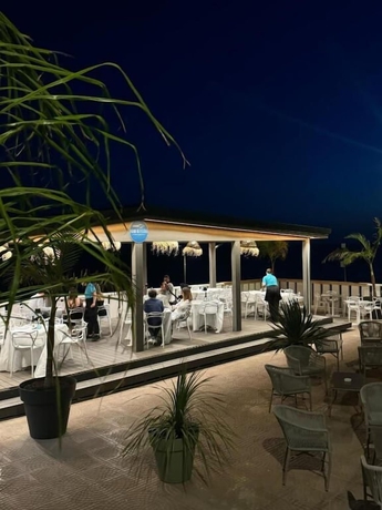 Imagen del bar/restaurante del Paguro Beach Hotel. Foto 2