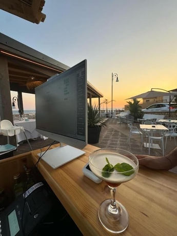 Imagen del bar/restaurante del Paguro Beach Hotel. Foto 3