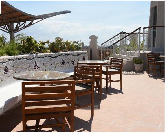 Imagen de los exteriores del Palacio Cueto. Foto 18