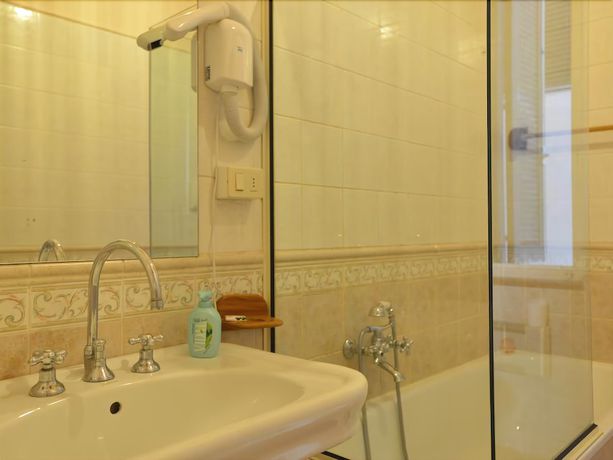Imagen de la habitación del Palau Marco Polo. Foto 13