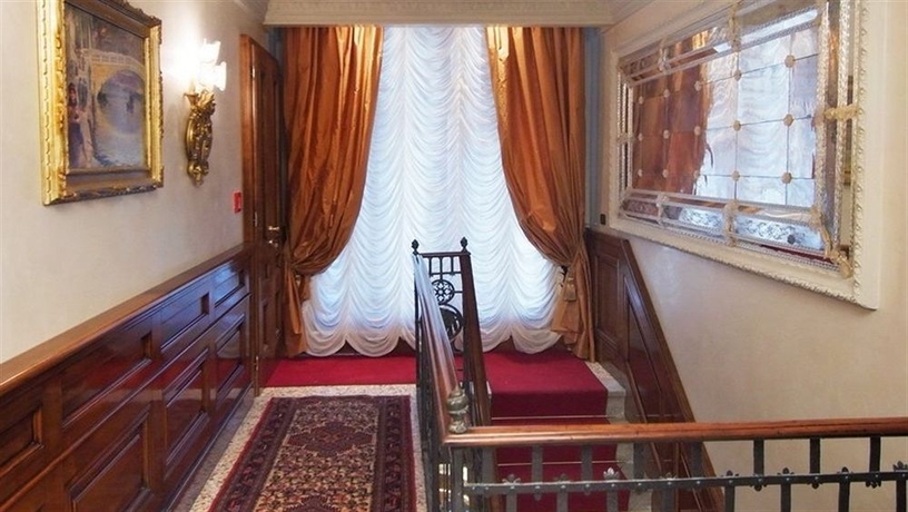 Imagen de los interiores del Palazzina Veneziana. Foto 13