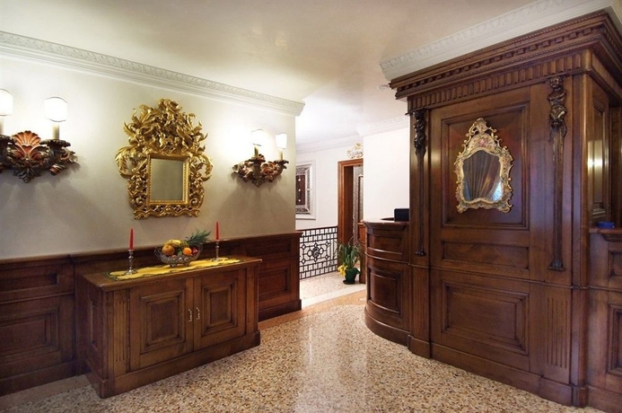Imagen de los interiores del Palazzina Veneziana. Foto 14
