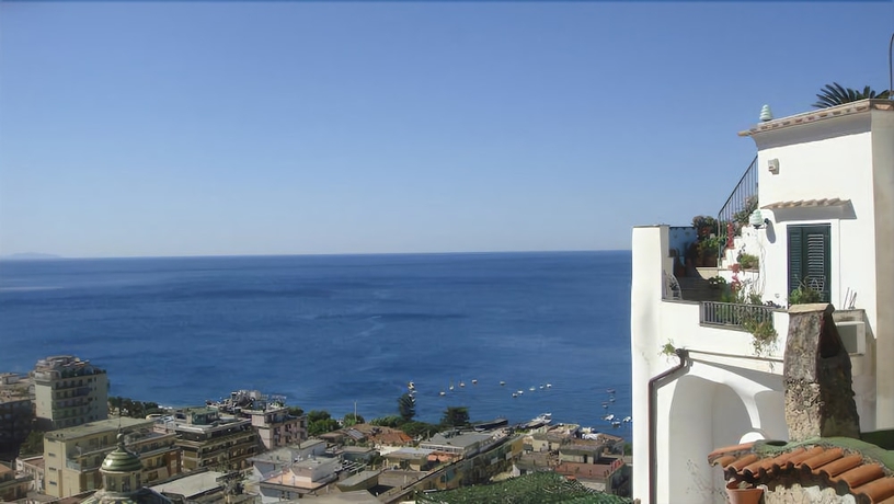 Imagen de los exteriores del Palazzo Cocò. Foto 16