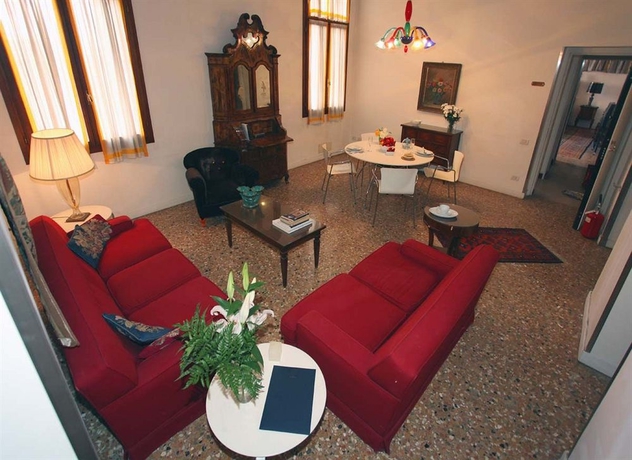 Imagen de los interiores del Palazzo Contarini Della Porta Di Ferro Hotel. Foto 13