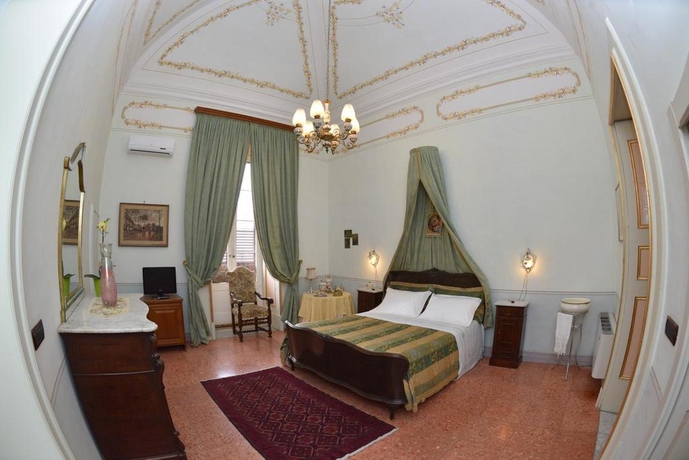 Imagen general del Palazzo De Castro. Foto 11