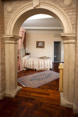 Imagen de la habitación del Palazzo Dragoni Residenza D'epoca. Foto 9