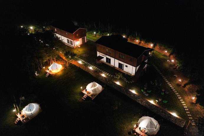 Imagen general del Pallet Glamp NG and But K Otel. Foto 1