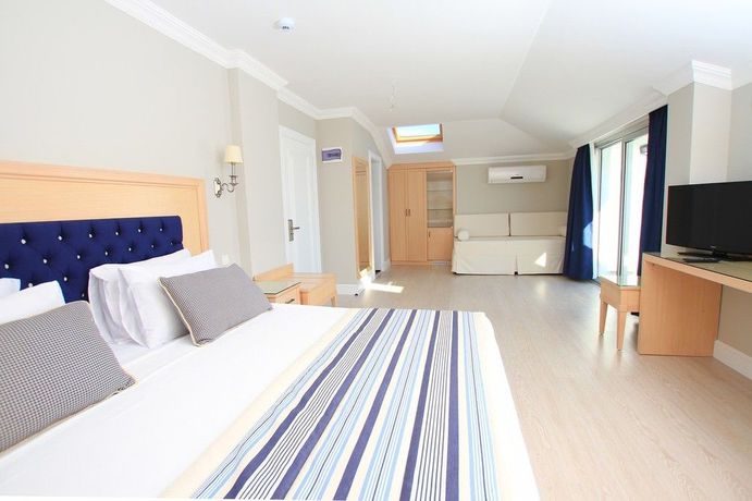 Imagen del bar/restaurante del Palm Bay Beach Hotel. Foto 3