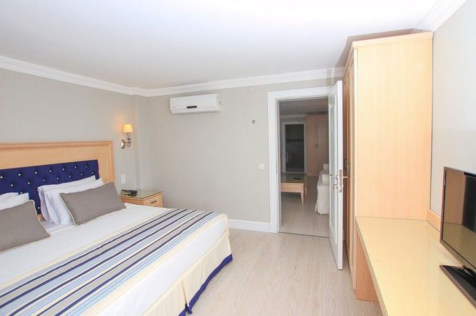 Imagen de los interiores del Palm Bay Beach Hotel. Foto 11