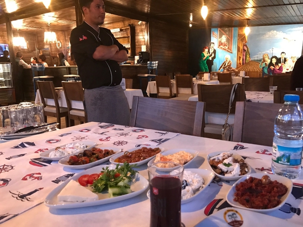 Imagen del bar/restaurante del Palm Beach Otel. Foto 2