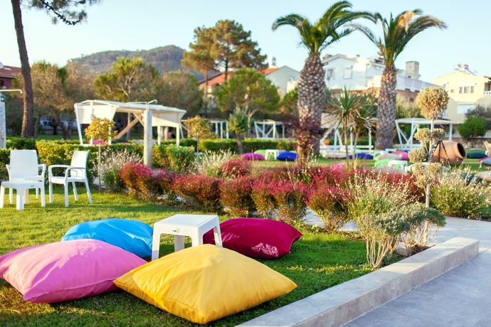 Imagen de los exteriores del Palm Beach Otel. Foto 17