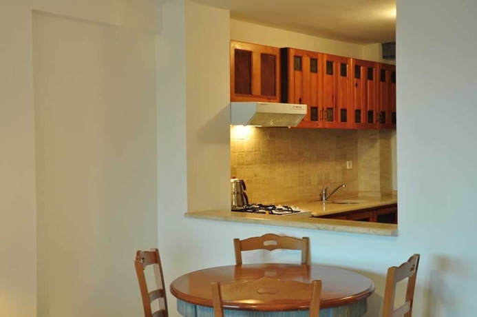 Imagen de los interiores del Palm Court Suites. Foto 9
