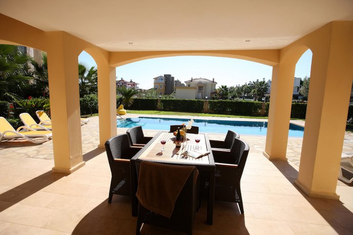 Imagen de los exteriores del Palm Lane Villa. Foto 12