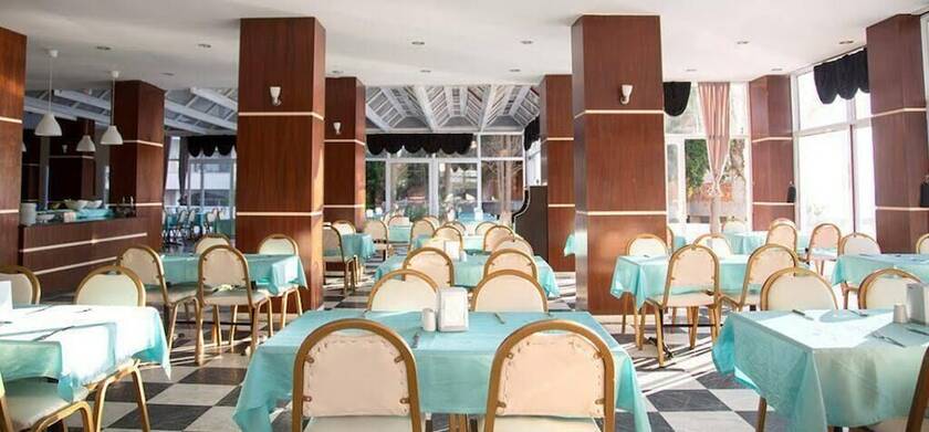Imagen del bar/restaurante del Palmira Hotel Kuşadası. Foto 10