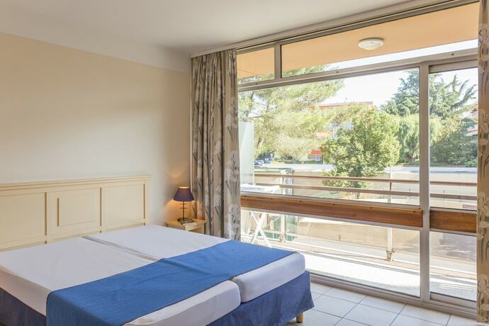 Imagen general del PandV Residence Saint Laurent Du Var. Foto 7