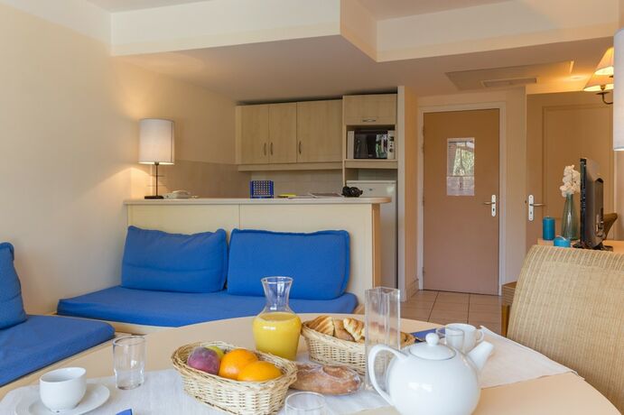 Imagen de la habitación del PandV Residence Saint Laurent Du Var. Foto 19