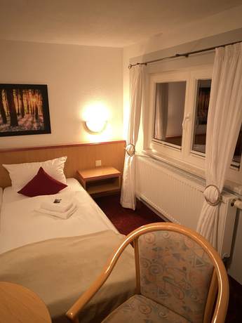 Imagen de la habitación del PanoramaHotel Lilienstein. Foto 18