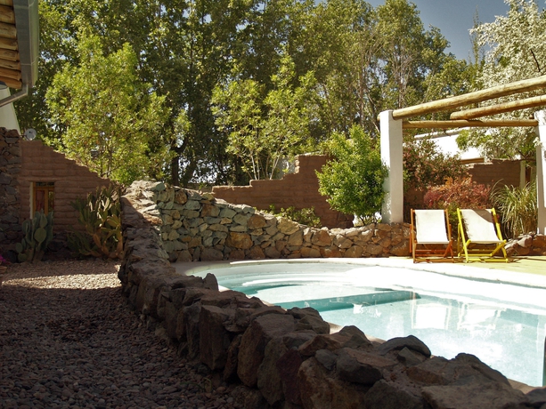 Imagen de la piscina del Parador Del Angel. Foto 15