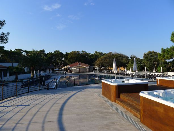 Imagen de la piscina del Paradù Ecovillage and Resort. Foto 9