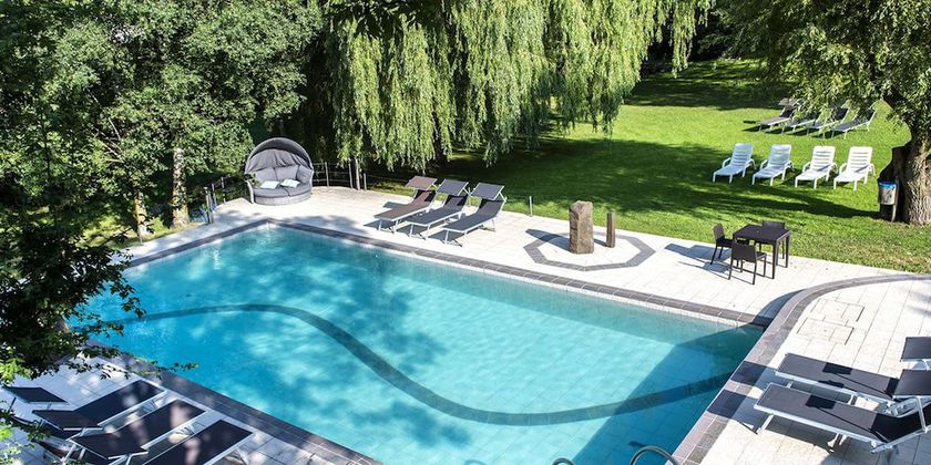 Imagen de la piscina del Parc Hotel Florian. Foto 19