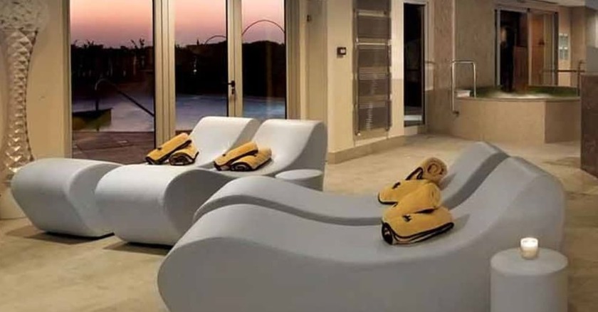 Imagen de la piscina del Parc Hotel Posta. Foto 6