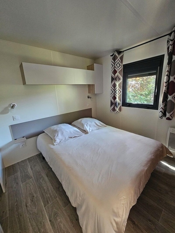 Imagen de la habitación del Parc de Charlieu. Foto 13