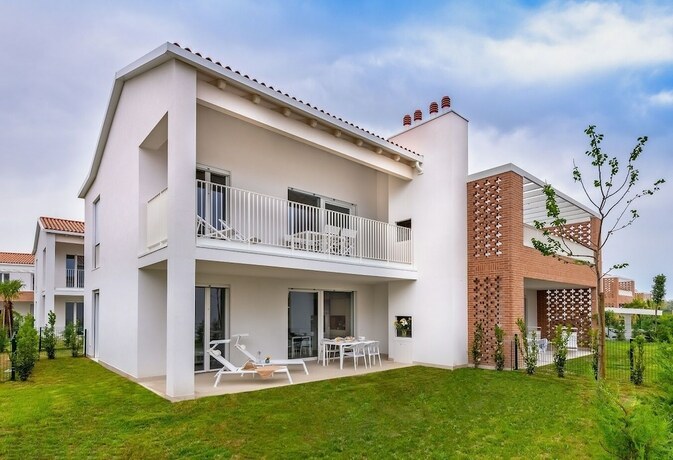 Imagen de la habitación del Pareus Beach Resort. Foto 19