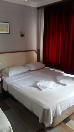Imagen de la habitación del Paris Otel. Foto 2