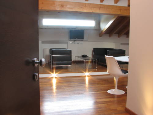 Imagen de la habitación del Parizzi Suites & Studio. Foto 4