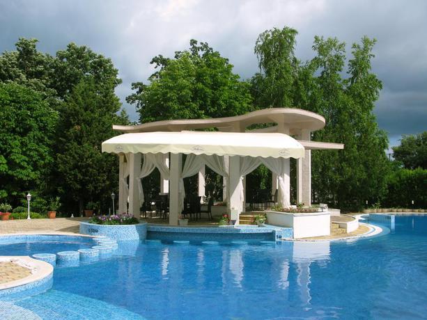 Imagen de la piscina del Park Hotel Bellevue, Golden Sands. Foto 8