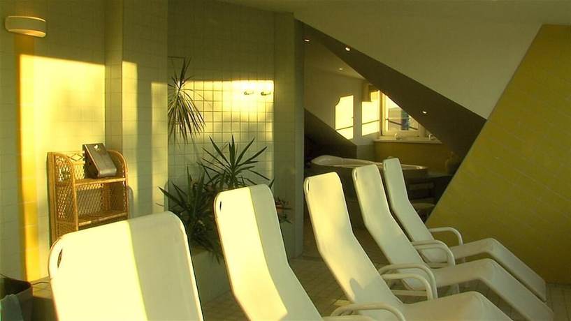 Imagen de la piscina del Parkhotel Cham. Foto 19