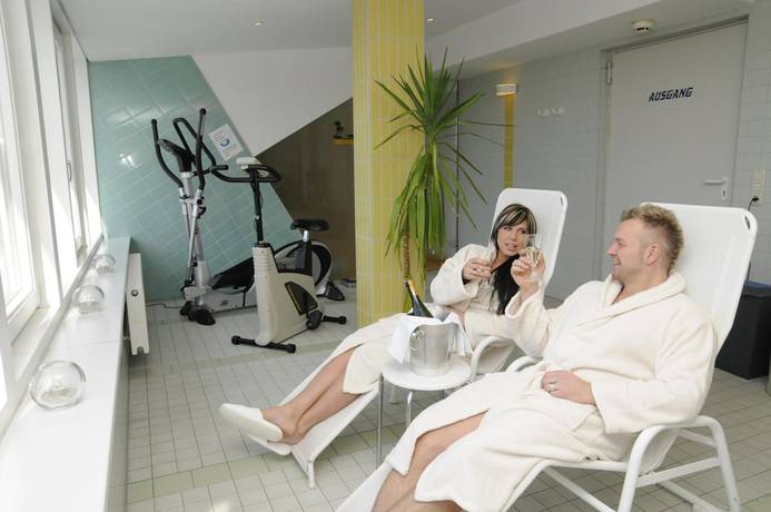 Imagen de la piscina del Parkhotel Cham. Foto 20