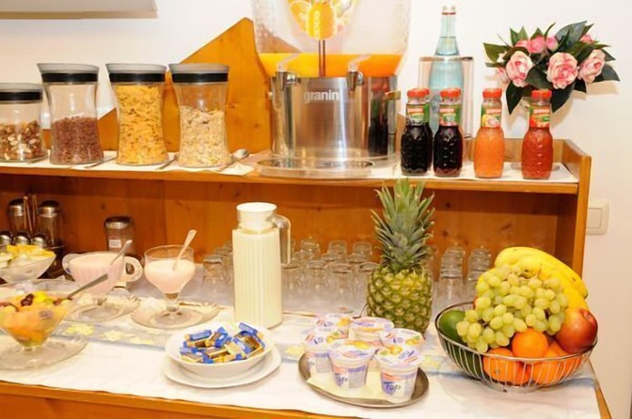 Imagen del bar/restaurante del Parkhotel Cham. Foto 5