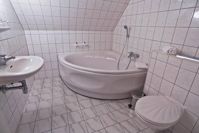 Imagen de la habitación del Parkhotel W&ouml;rlitz. Foto 15