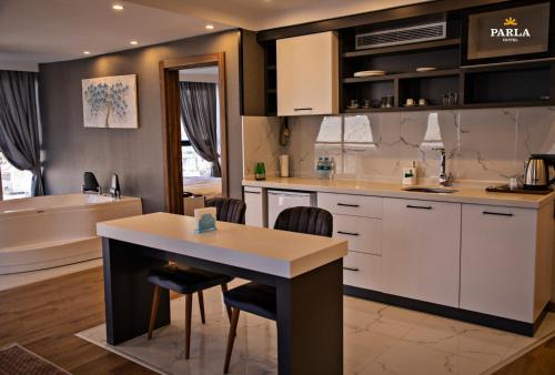 Imagen general del Parla Suite Hotel, Esenyurt. Foto 11