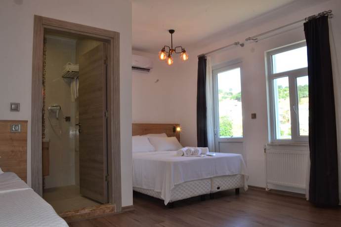 Imagen de la habitación del Parli Hotel. Foto 17