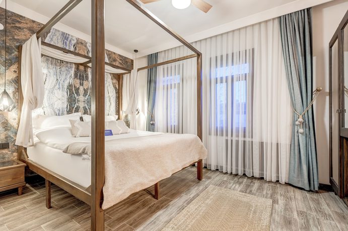 Imagen de la habitación del Parna Hotel. Foto 7