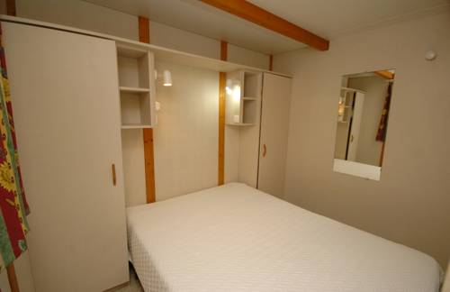 Imagen de la habitación del Parque De Campismo Da Ilha Do Pessegueiro. Foto 9