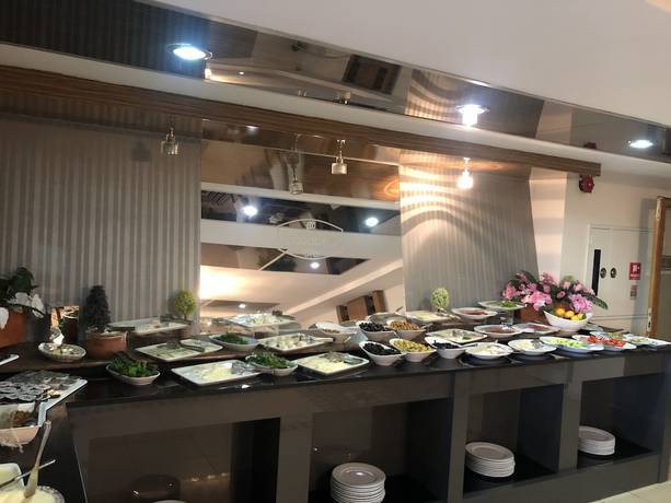 Imagen del bar/restaurante del Pasabey Hotel. Foto 4