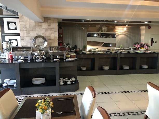 Imagen del bar/restaurante del Pasabey Hotel. Foto 6