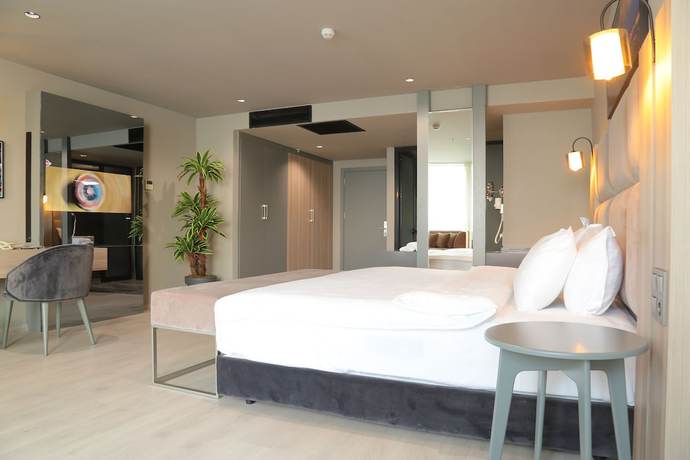 Imagen de la habitación del Pasaport Pier Hotel. Foto 7