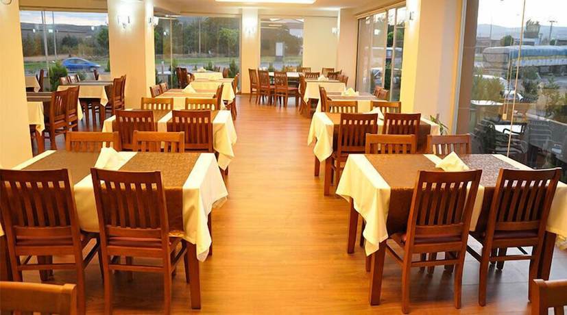Imagen del bar/restaurante del Pasha Suites Hotel. Foto 4